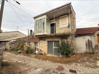 Maison à Sandiás. Se vende casa con parcela en sandias.