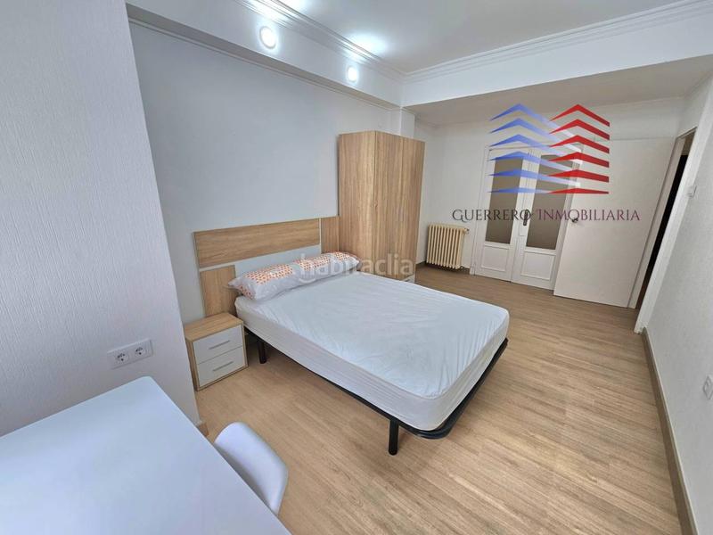Foto a4aa94eb-8df5-4bcf-9793-89355263ef24. Rent flat with heating in Centro Ourense