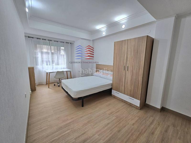 Foto ef7ccdd2-0878-494a-b9d5-3c460f40e51e. Rent flat with heating in Centro Ourense
