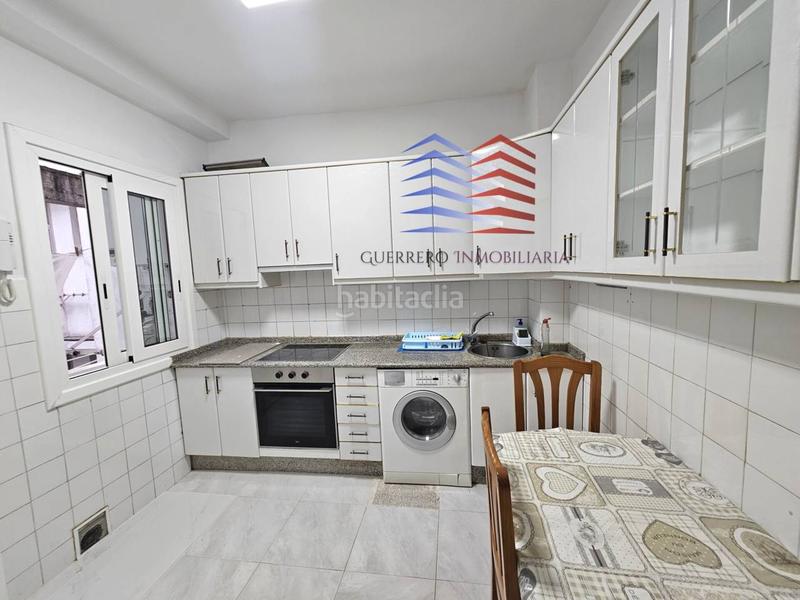 Foto 5f9625bb-b963-4e1d-80db-8e5448287780. Alquiler piso alquiler de piso exterior para estudiantes en zona Centro avenida de la habana 900 comunidad incluida en Ourense