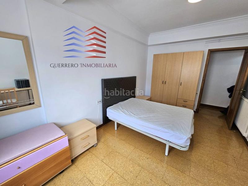 Foto f25d14f5-7c5a-4174-8650-0d97b5c707e5. Alquiler piso alquiler de gran piso exterior para estudiantes en zona Centro avenida de la habana 900 comunidad incluida en Ourense