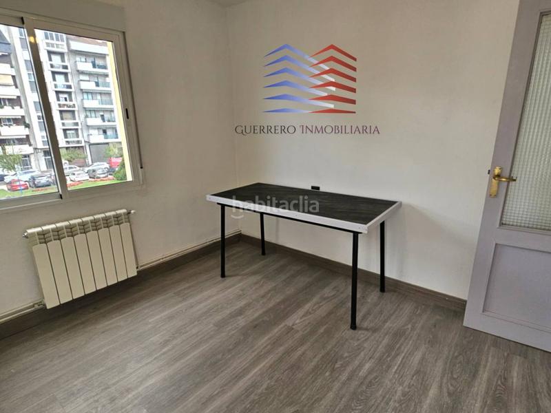 Foto 2f06da26-f713-421a-b3aa-71e3b4c8c014. Alquiler piso alquiler de hermoso piso exterior, sin amueblar en la zona del couto. 550 comunidad incluida. en Ourense