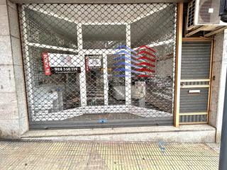 Lloguer Local Comercial  Quintián. Alquiler de local comercial con escaparate exterior  zona vinteú