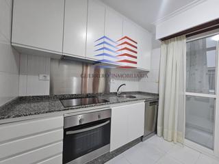 Miete Etagenwohnung  Reza. Alquiler de piso exterior en rúa reza, zona centro  700 comunida