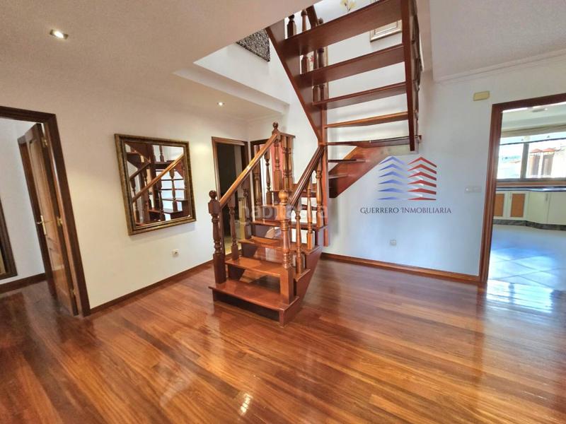 Foto 2eeaa3f0-dd5b-47bb-840f-28f657c3b30c. Location duplex avec chauffage parking dans Mariñamansa Ourense