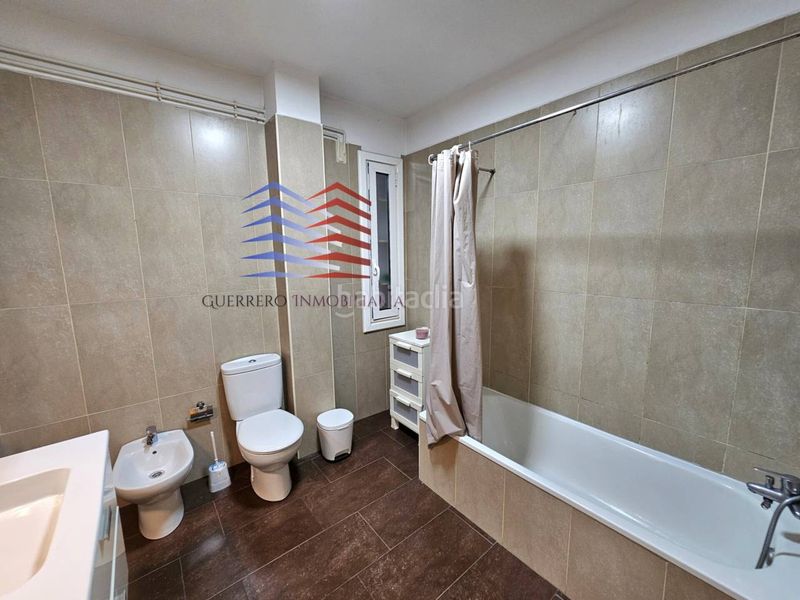 Foto bc603e1e-bbea-459e-98a2-d096b4da9570. Lloguer pis amb calefacció a Centro Ourense