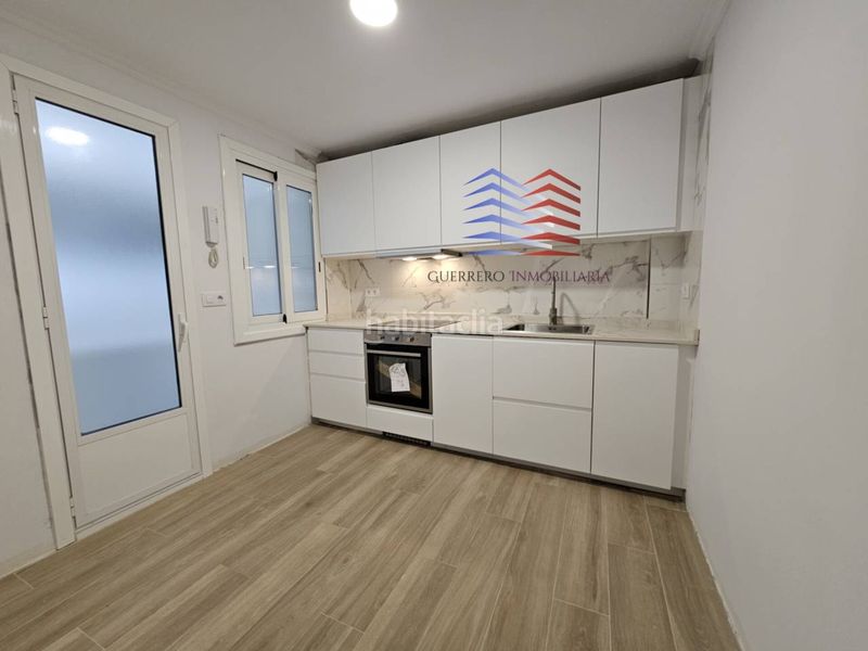 Foto 365b7147-7c5f-4bb9-8103-030eb59f8c3e. Rent flat with heating in Centro Ourense