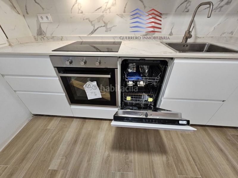 Foto f68a8bbf-2e80-4936-a566-de07192ea4d9. Rent flat with heating in Centro Ourense