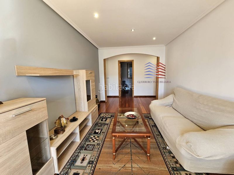 Foto 0bbdbc00-a7f2-4a49-bb5a-cb308bf548e1. Rent flat with heating parking in Casco Viejo Ourense