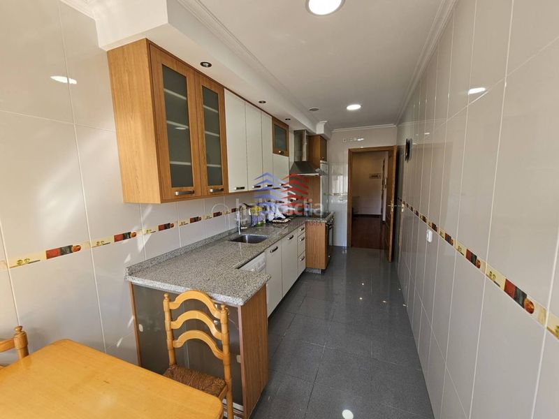 Foto 7cadc0a6-bfe7-4a71-ac54-c214b909cf66. Rent flat with heating parking in Casco Viejo Ourense