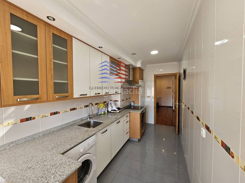 Foto a6b2fd94-1e4e-4abf-9bb9-8e4dff550515. Rent flat with heating parking in Casco Viejo Ourense
