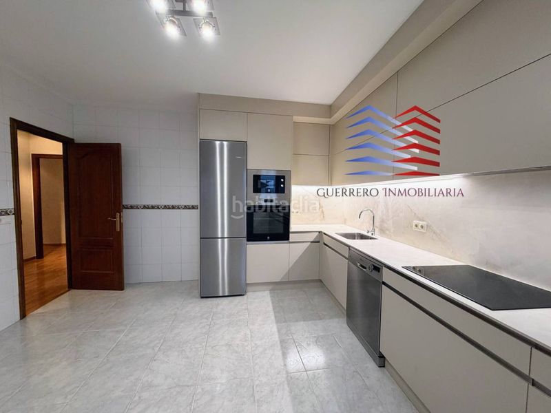 Foto 02c5c616-4d82-4b92-b8bb-8bffac141c98. Rent flat with heating in Centro Ourense