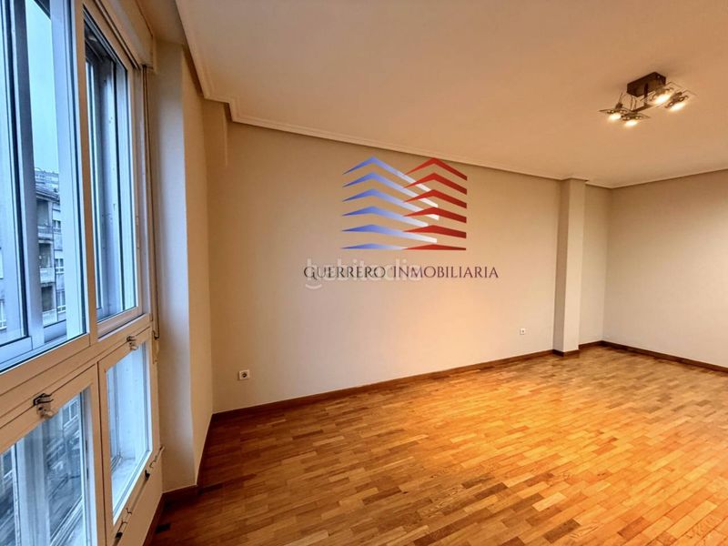 Foto 0d94c2fe-9e9e-43de-8af4-893dd665f81d. Rent flat with heating in Centro Ourense