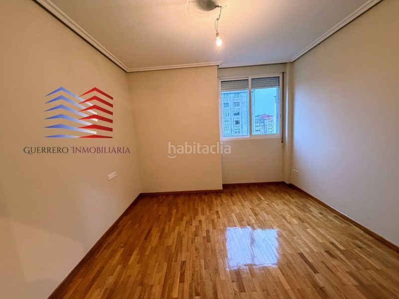 Foto 5479ed16-f880-4866-a189-923fa4890a44. Rent flat with heating in Centro Ourense