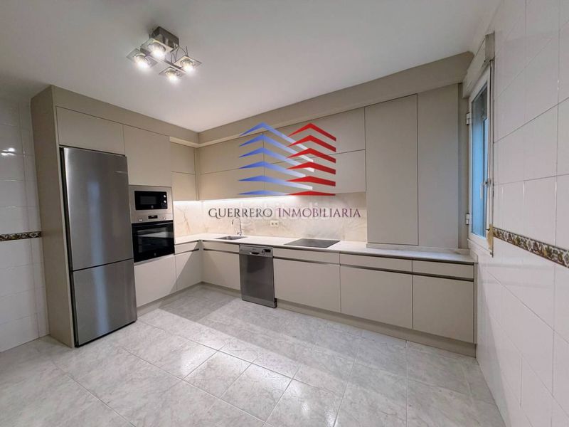 Foto 5634fa42-3cb7-467b-9f70-e76a3681cf0a. Rent flat with heating in Centro Ourense