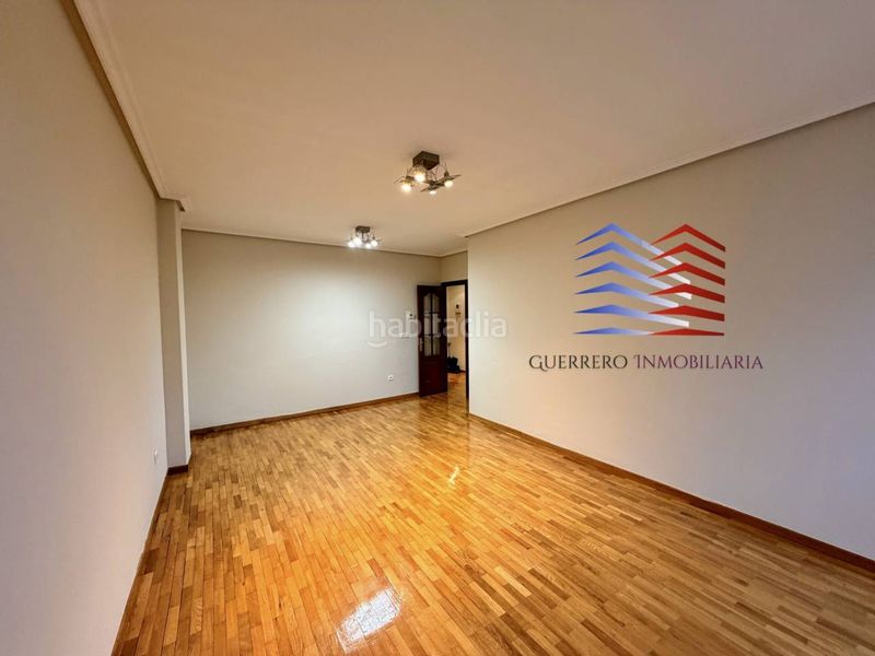 Foto 5aaab30e-3bba-4346-89b4-f0267e096c2e. Rent flat with heating in Centro Ourense