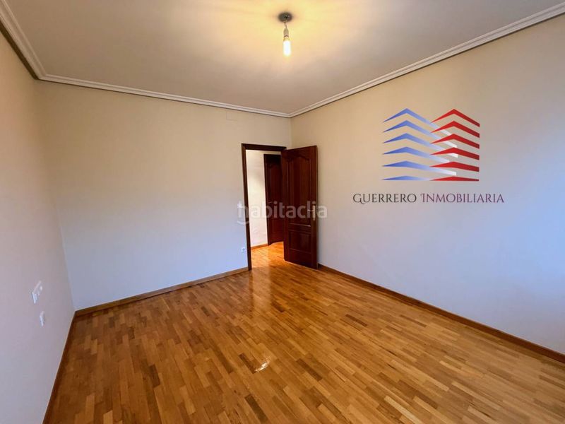 Foto b4aa54c3-b105-44ce-8b04-ddc042ffde09. Rent flat with heating in Centro Ourense