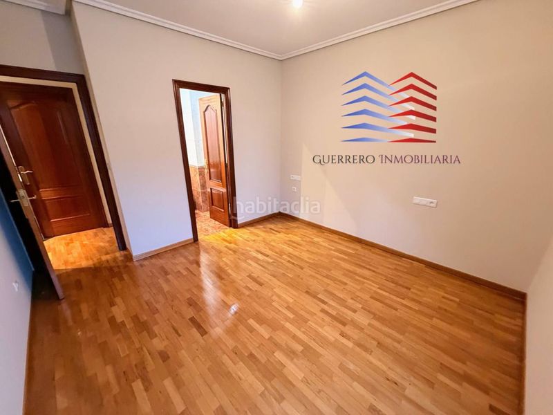 Foto b5834620-de9d-428f-90a2-c23abde3efc8. Rent flat with heating in Centro Ourense