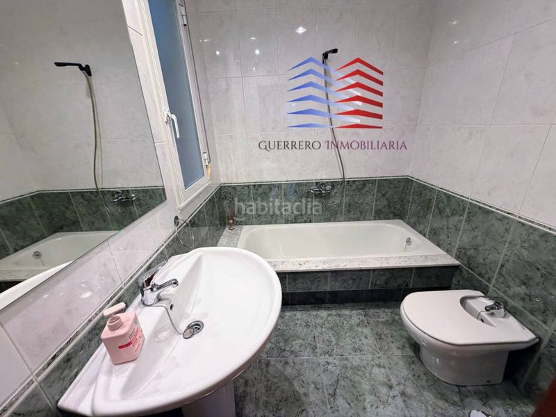 Foto bdc3f4bb-c778-4324-9da8-ae244922ab5a. Rent flat with heating in Centro Ourense
