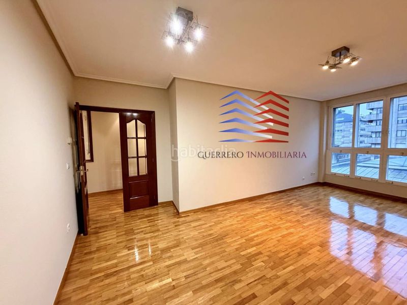Foto d75e74df-820a-4c16-9f37-829d2752f1d5. Rent flat with heating in Centro Ourense