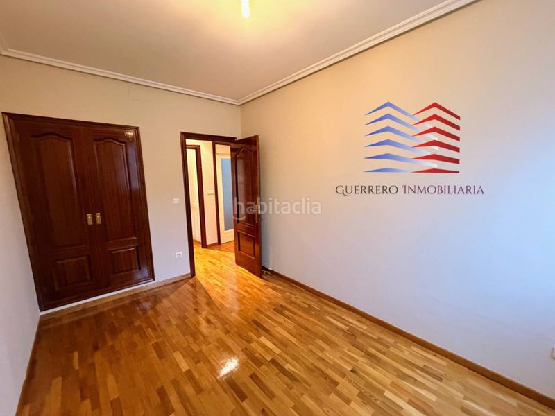 Foto d898e0ba-998f-48ff-82c8-e7098b1c4288. Rent flat with heating in Centro Ourense