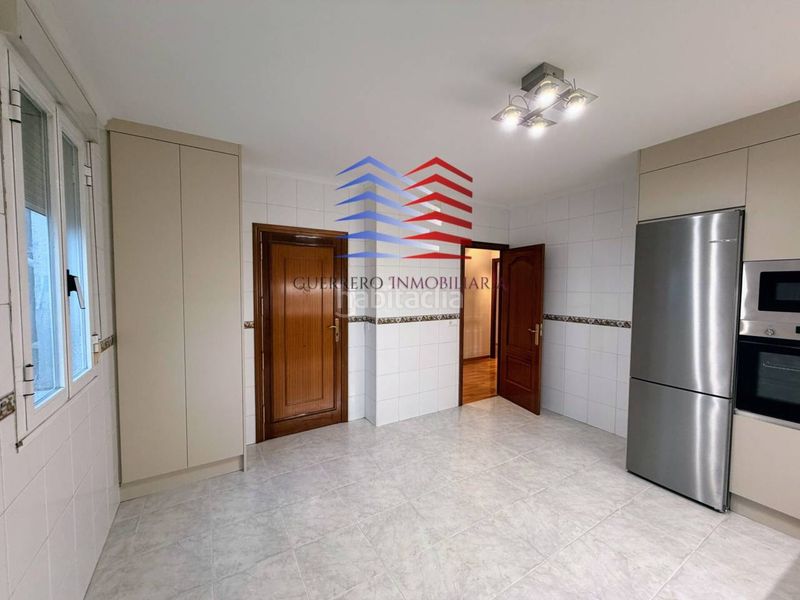 Foto f622a78d-dd38-47c1-8052-332118b417bd. Rent flat with heating in Centro Ourense