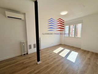 Affitto Appartamento  Calle narváez. Alquiler de piso exterior reformado en calle narváez  zona ibiza