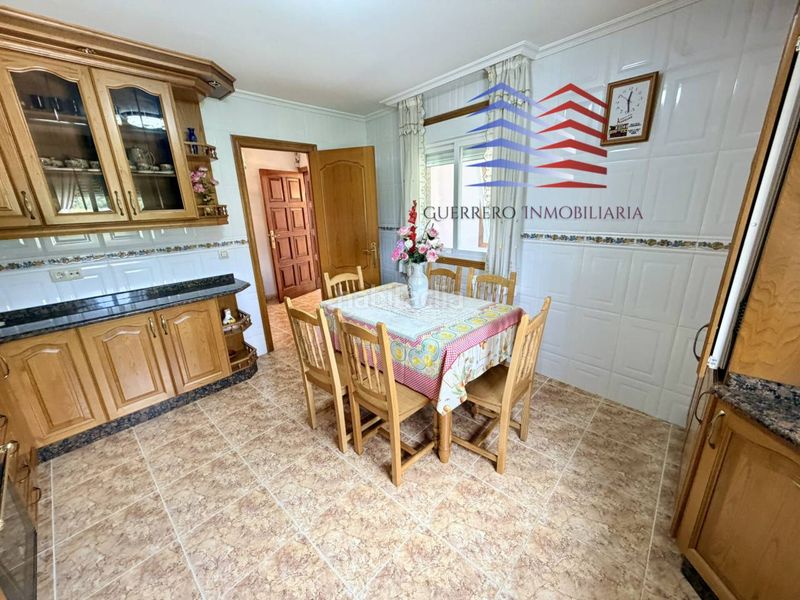 Foto d4d988c2-d0b8-4843-b032-4fb7775292eb. Casa amb calefacció aparcament a Coles