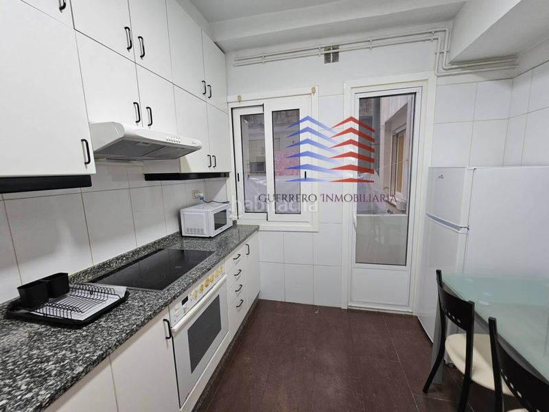 Foto 99d6d7f9-2419-49c2-8af8-ec40d2f2bd40. Rent flat with heating in Centro Ourense