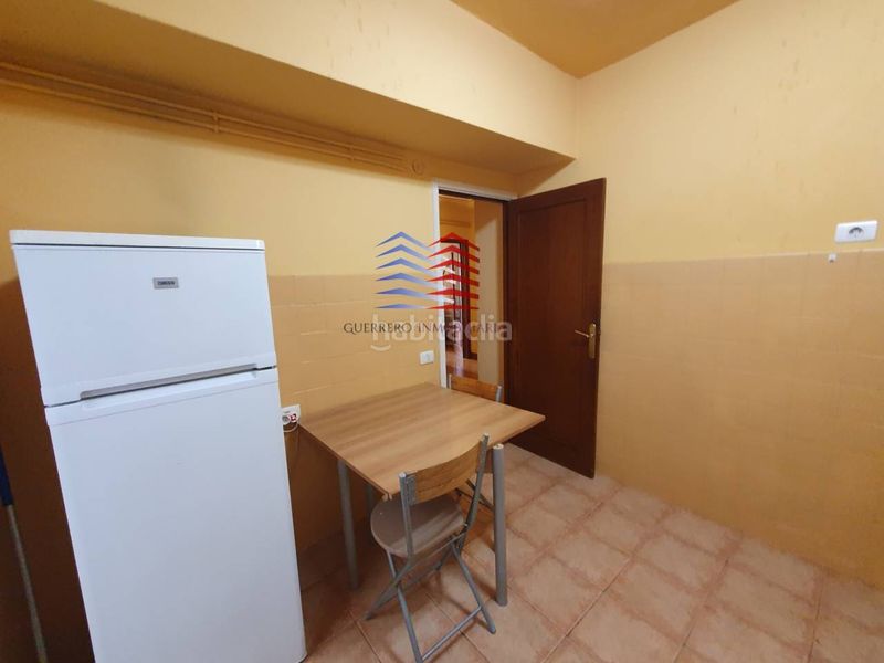 Foto 30af27ae-d2a6-4dc4-b5e6-d22f1945bf68. Rent flat with heating in Centro Ourense