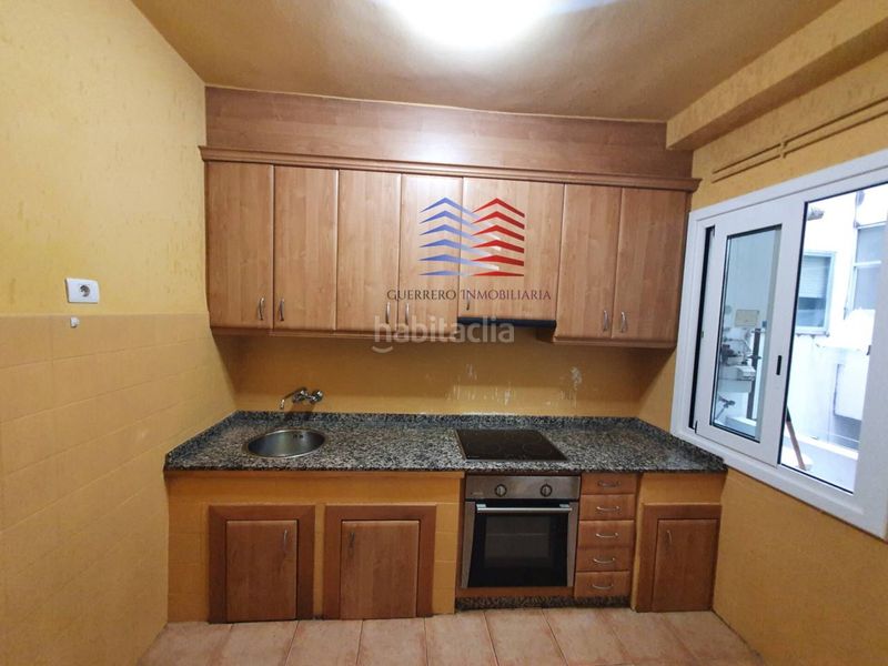 Foto 34c3a96d-edcb-40a0-81d8-425080100516. Rent flat with heating in Centro Ourense