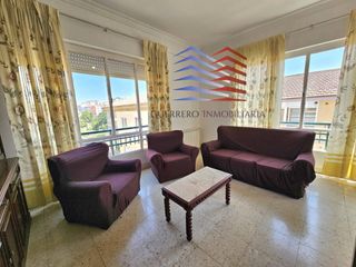 Rent Flat  Calle carriarico. Alquiler de piso exterior para estudiantes muy luminoso en calle