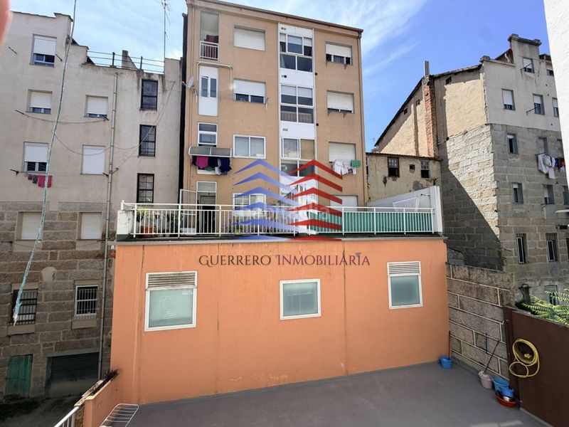 Foto 2cda35f9-a85b-48a6-a878-e15f8d8c4389. Rent flat with heating in Couto Ourense