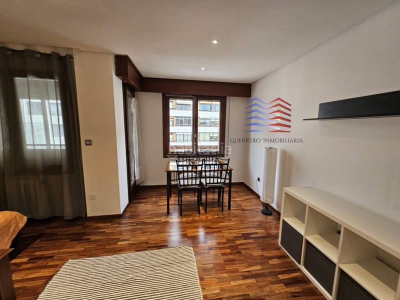 Foto ebe71544-5be5-4c10-b6ad-78b744e04637. Flat with heating parking in Centro Ourense
