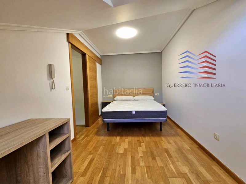 Foto b8a07bf5-bdf5-4054-a39c-b873eadc9d1f. Rent duplex with heating in Universidad Ourense