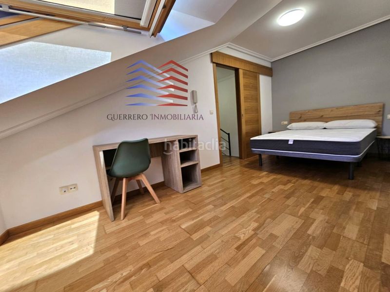 Foto e0181cc2-b081-47c1-bc7b-30e9fe5d1783. Rent duplex with heating in Universidad Ourense