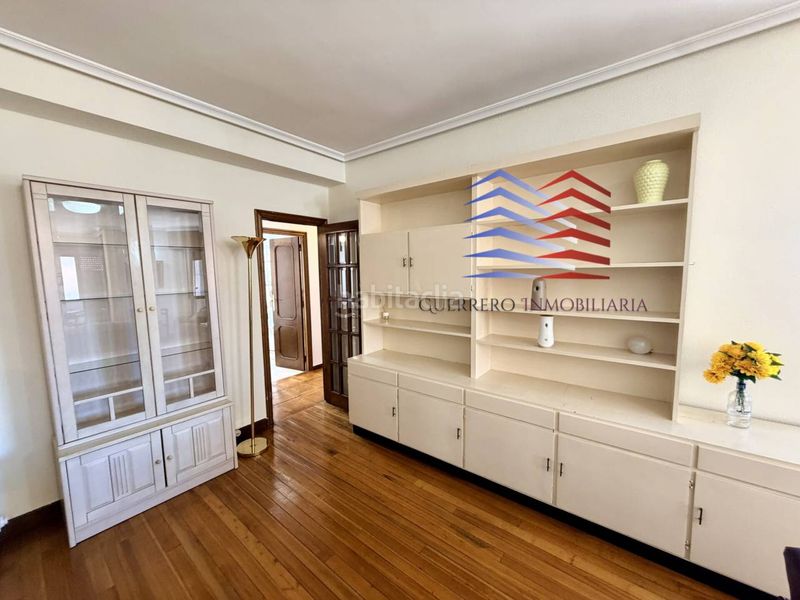 Foto a3dbaa30-e63c-4af8-bf74-c0ecf88e91e0. Rent flat with heating in Couto Ourense