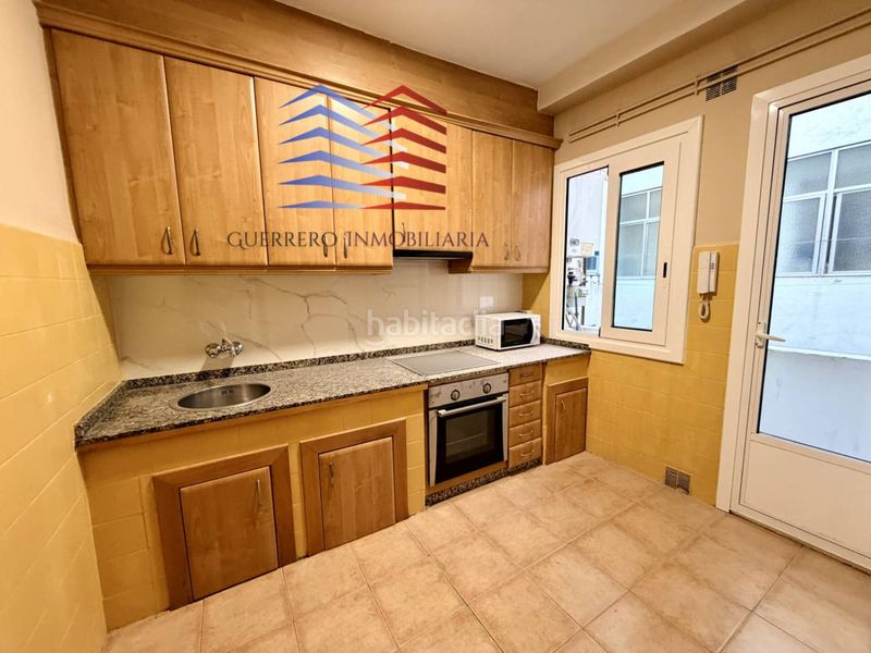 Foto f93b9a05-0ec2-4eb2-a13f-e363f4f9d949. Rent flat with heating in Centro Ourense