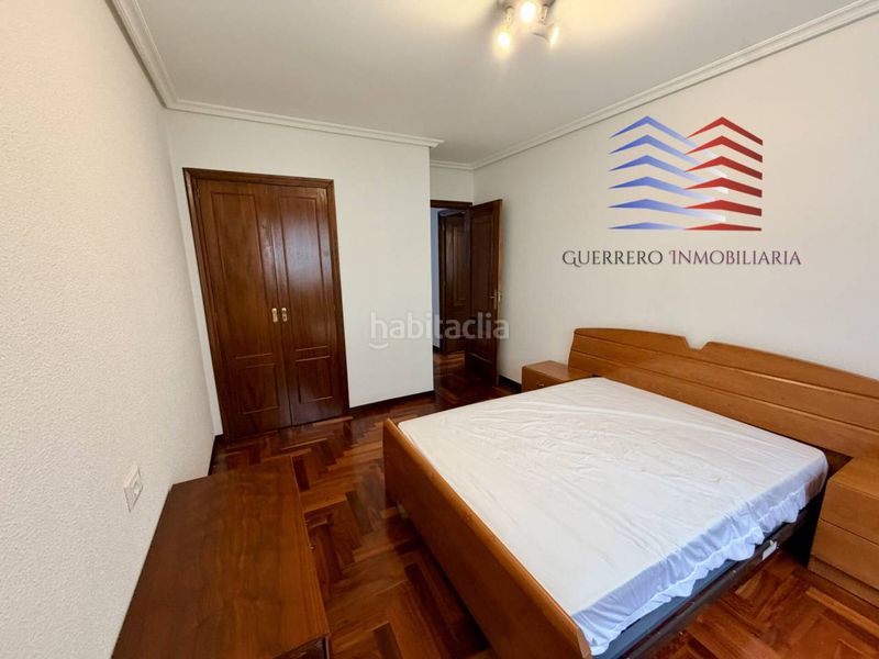 Foto 1f4545f9-4499-4df2-b47d-f4b9b695026b. Rent flat with heating parking in O Castro Vigo