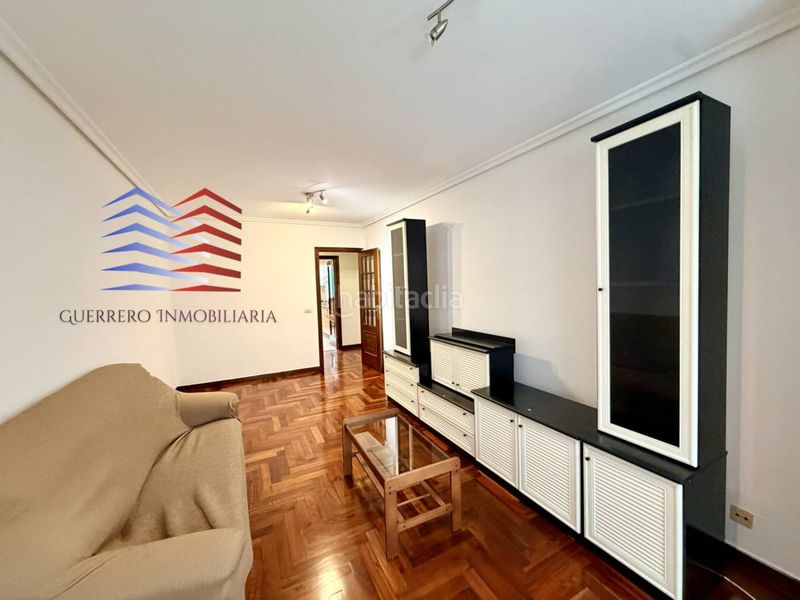 Foto 661abc65-0e43-473a-8ecb-e94d1876bdf6. Rent flat with heating parking in O Castro Vigo