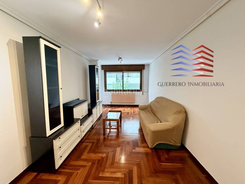 Foto b6691515-ba54-4d05-955a-29ab2db27cca. Rent flat with heating parking in O Castro Vigo