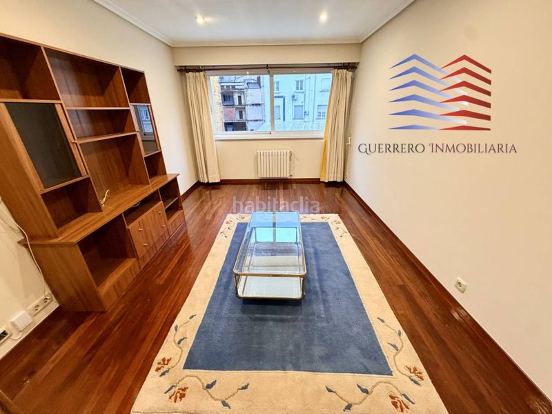 Foto 65dd8053-6af0-4935-88c9-a8b55d3bc8a2. Lloguer apartament amb calefacció aparcament a Centro Ourense
