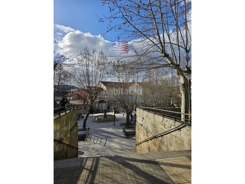 Foto bed4319d-75e9-43ba-9800-24cc413e746e. Aparcament cotxe a Casco Viejo Ourense