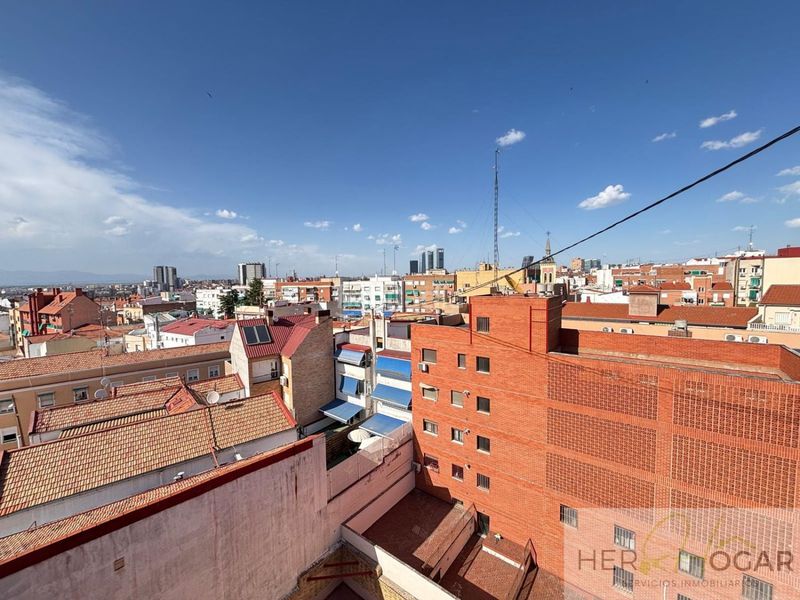 Foto ecfca537-b1d1-4274-acdb-bc34df2e7aac. Pis amb calefacció aparcament a Berruguete Madrid