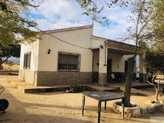 Xalet a Ajofrín. Chalet en venta en ajofrin, 4 dormitorios.