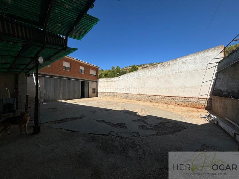 Foto b670916d-aeee-4af1-9928-5bacc6a10161. Chalet  en venta en los yebenes, 6 dormitorios. en Yébenes (Los)