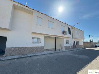 Chalet in Almonacid de Toledo. Chalet en venta en almonacid de toledo, 4 dormitorios.