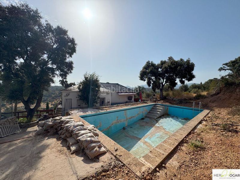 Foto 1dbb5548-79dd-46db-ab30-c3d995cdf4f6. Xalet amb aparcament a Navahermosa