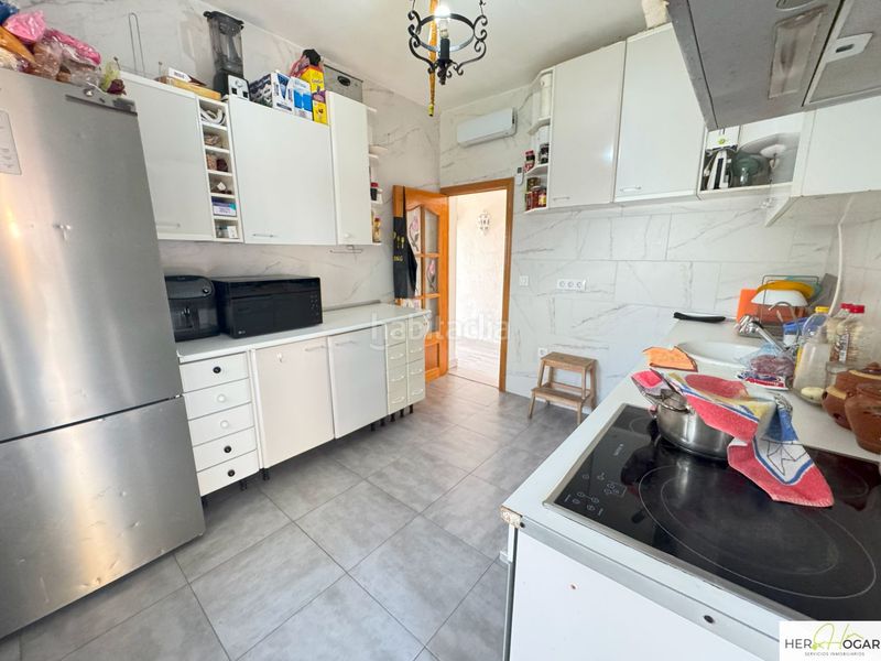 Foto 3219414f-5f5e-4518-9ef4-5380c6297526. Xalet amb aparcament a Navahermosa