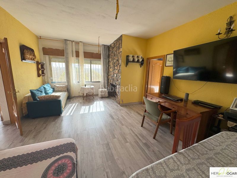 Foto 9f6f1316-5fca-4070-9c23-305e3a252668. Xalet amb aparcament a Navahermosa